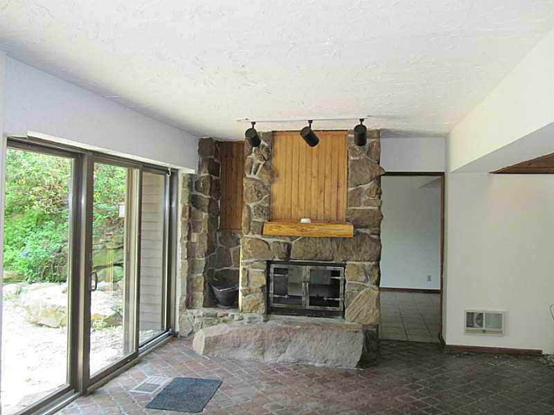 250 Slippery Rock Road Slippery Rock, PA 16057 - Photo 7 of 23 Living Room.