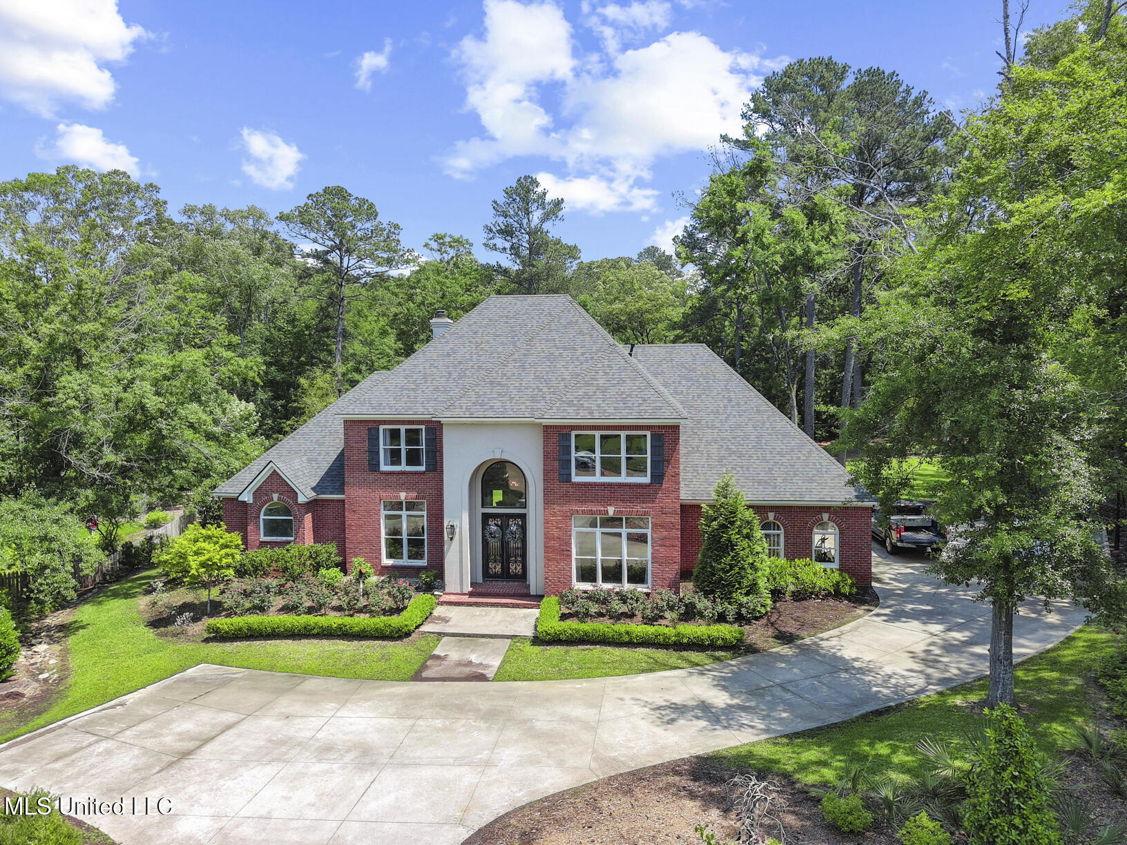 340 Sherborne Place Flowood, MS 39232 - Photo 6 of 50 340 Sherborne Pl Drone-2