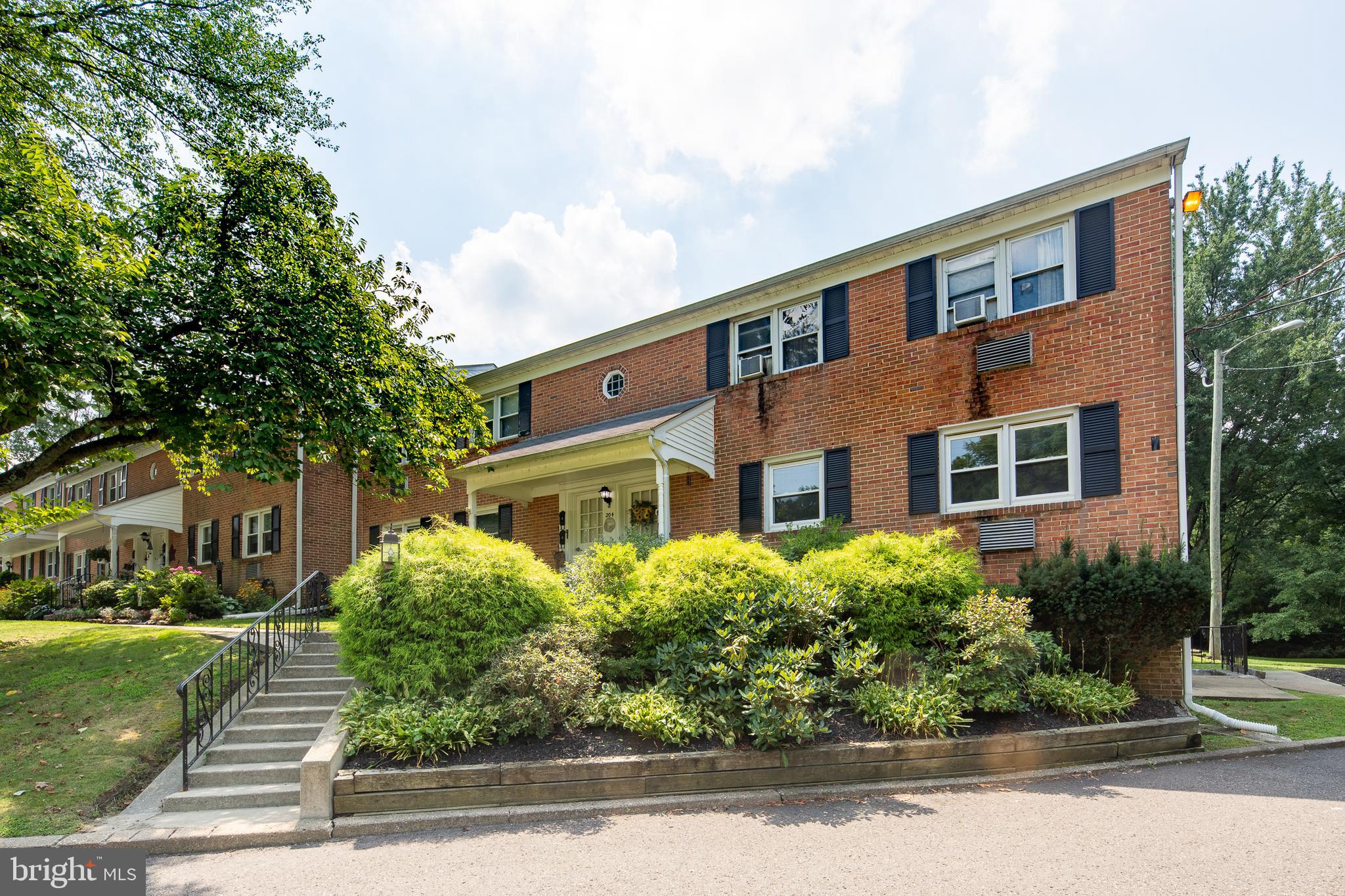 204 Warwick Road, Unit B Stratford, NJ 08084 - Photo 1 of 14 Gallery Image 1