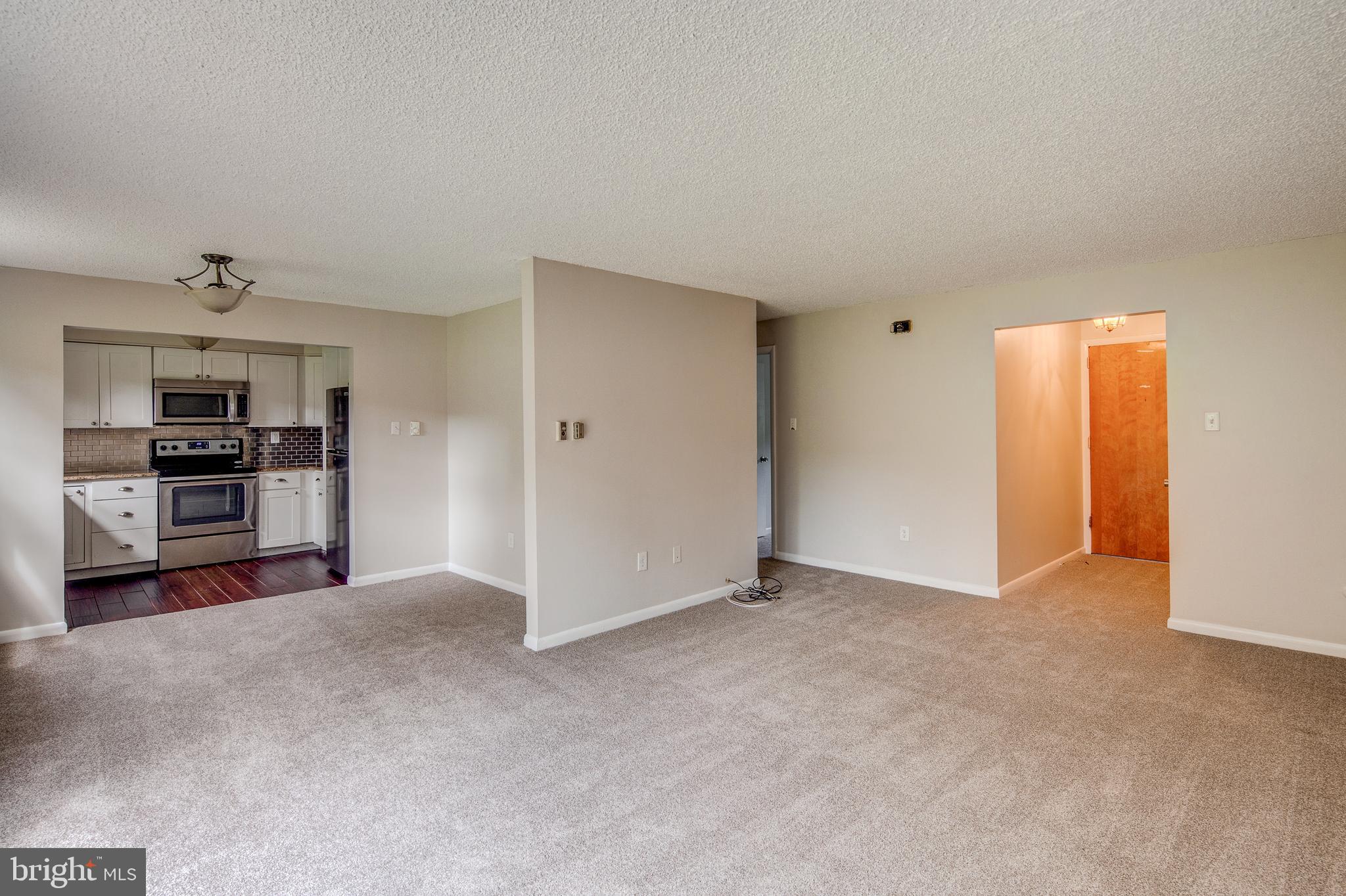 204 Warwick Road, Unit B Stratford, NJ 08084 - Photo 2 of 14 Gallery Image 2