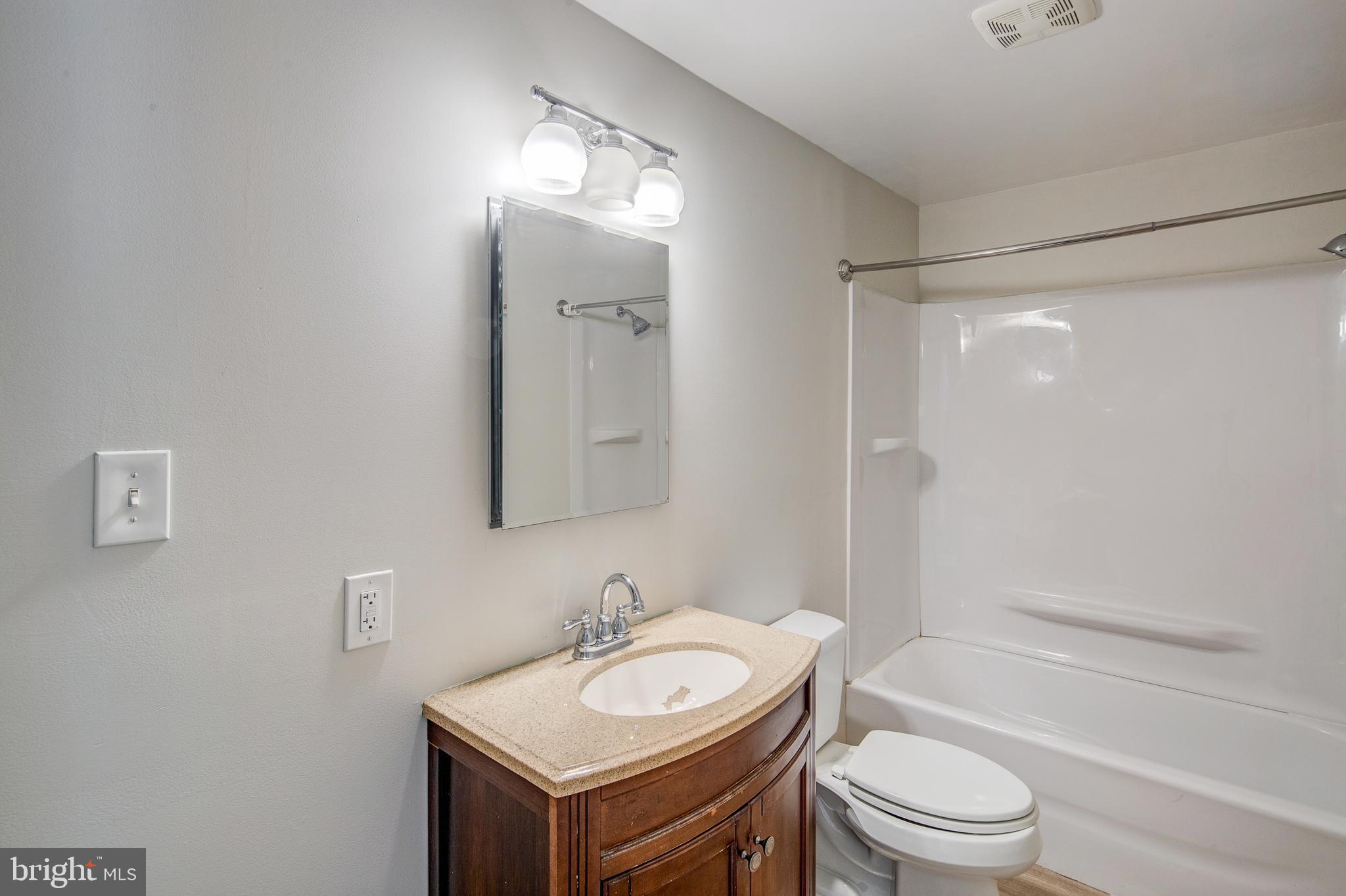 204 Warwick Road, Unit B Stratford, NJ 08084 - Photo 12 of 14 Gallery Image 12