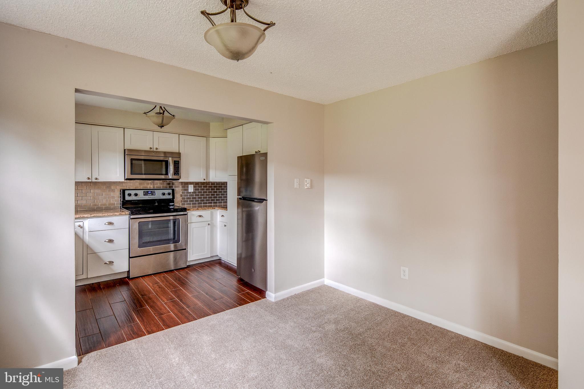 204 Warwick Road, Unit B Stratford, NJ 08084 - Photo 3 of 14 Gallery Image 3