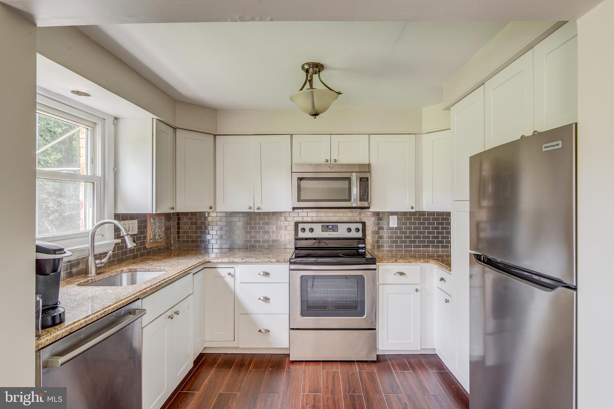 204 Warwick Road, Unit B Stratford, NJ 08084 - Photo 4 of 14 Gallery Image 4