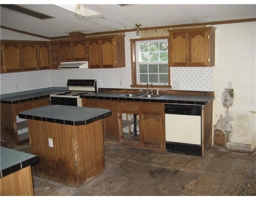 128 Post Road Richmond, ME 04357 - Photo 2 of 25 Kitchen.