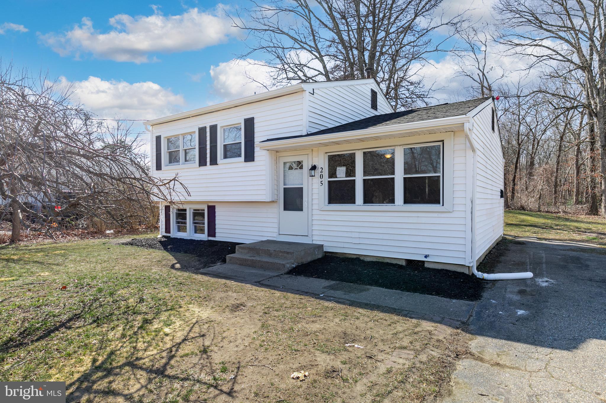 205 West Beach Road Williamstown, NJ 08094 - Photo 1 of 20 Gallery Image 1