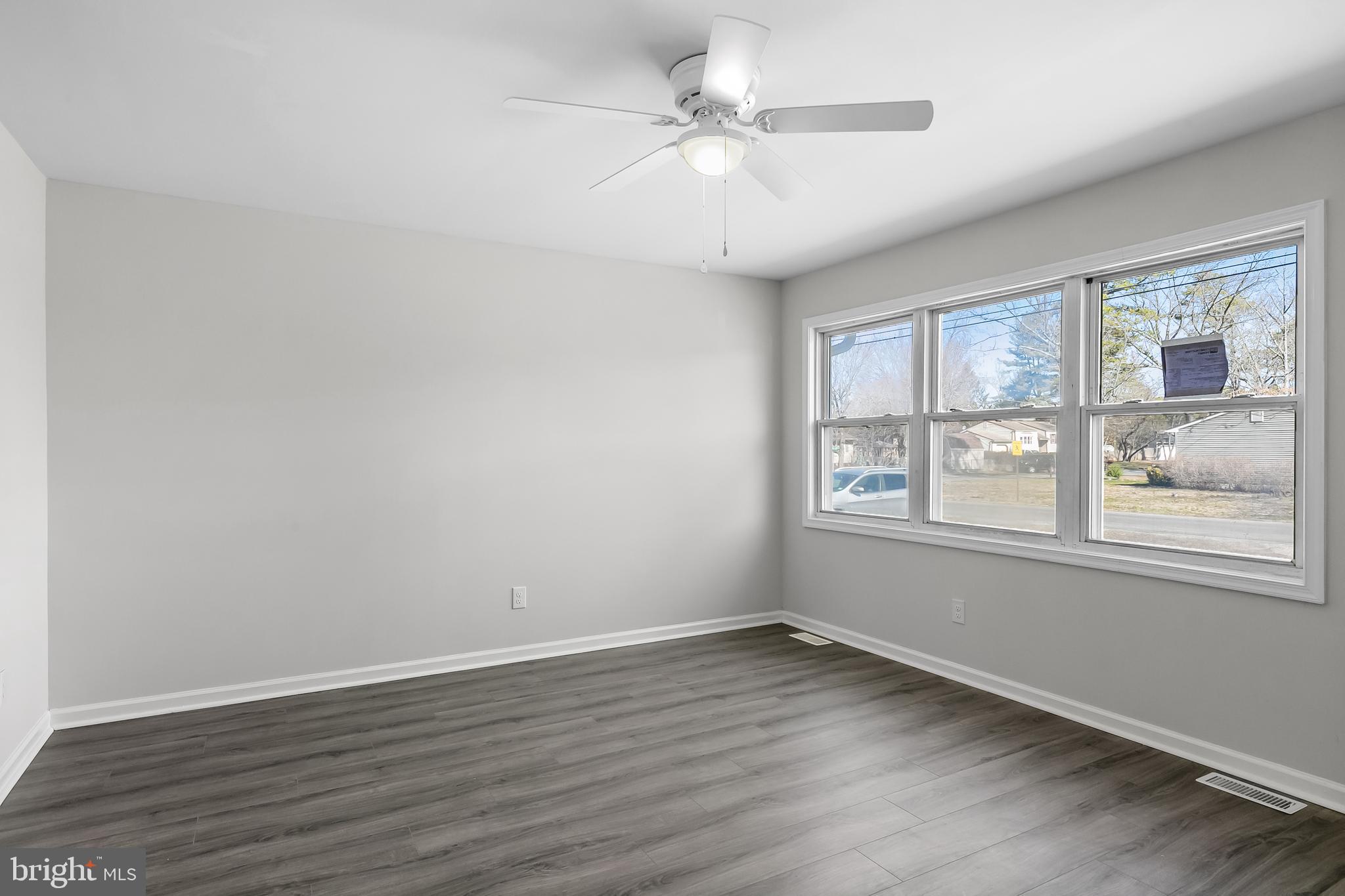 205 West Beach Road Williamstown, NJ 08094 - Photo 3 of 20 Gallery Image 3
