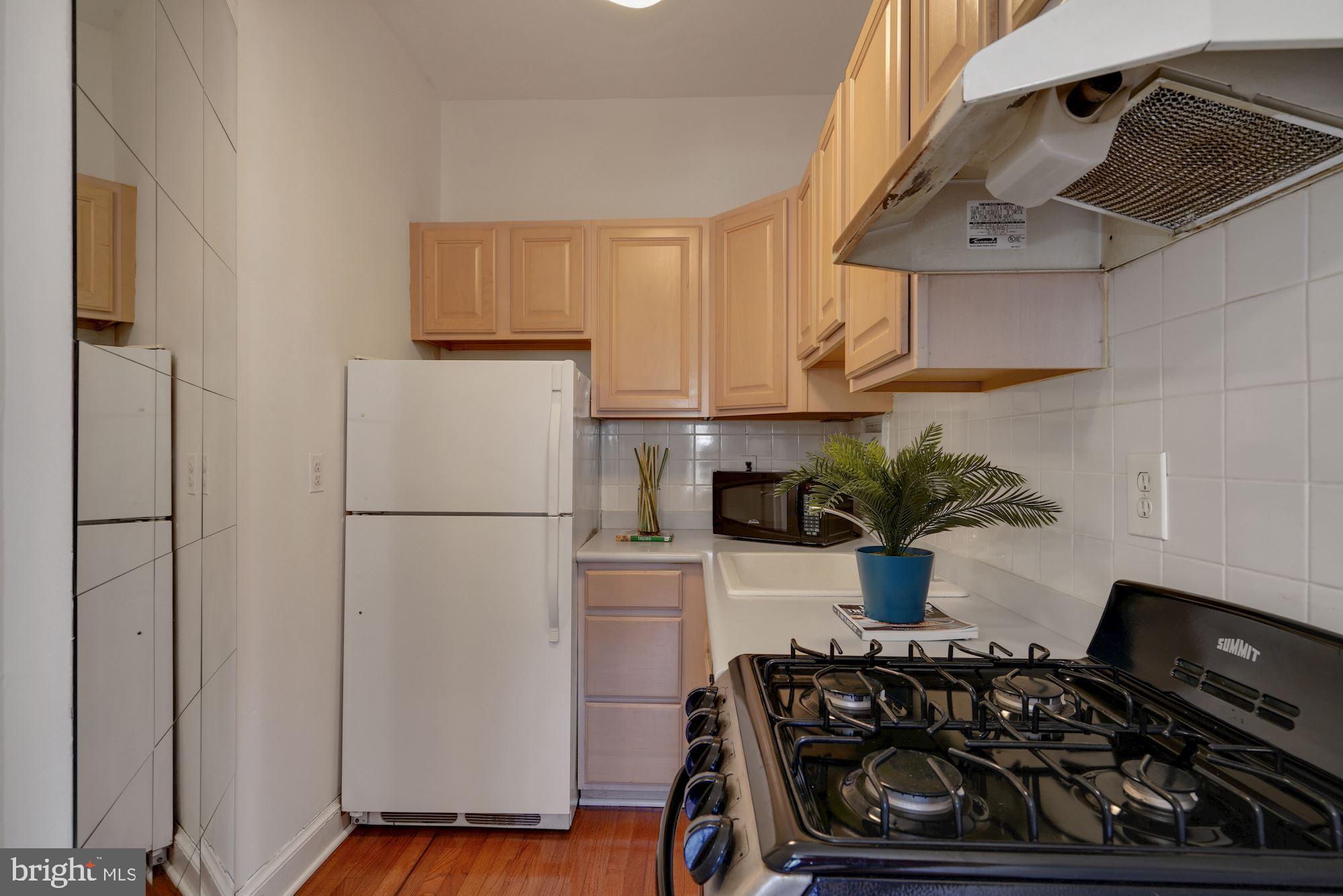 2032 Belmont Road Northwest, Unit 325 Washington, DC 20009 - Photo 8 of 19 Kitchen