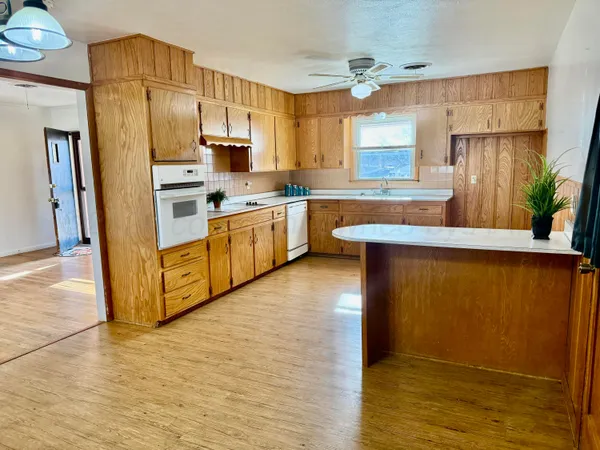 $1,200 | 337 Fairlane Avenue, Amarillo, TX 79108