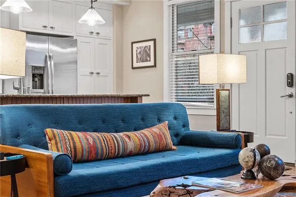 $4,900 | 706 Ivy Street, Unit 1, Pittsburgh, PA 15232