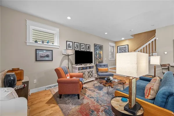 $4,900 | 706 Ivy Street, Unit 1, Pittsburgh, PA 15232