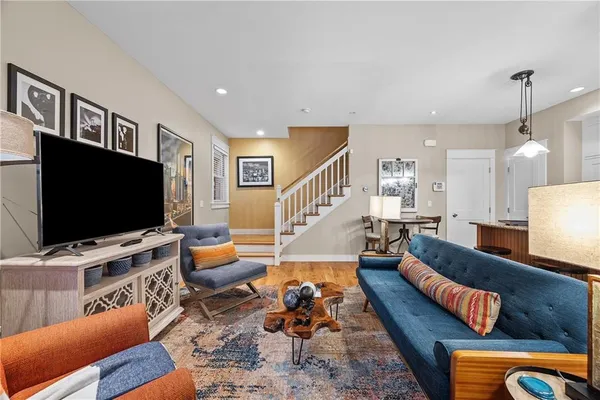 $4,900 | 706 Ivy Street, Unit 1, Pittsburgh, PA 15232