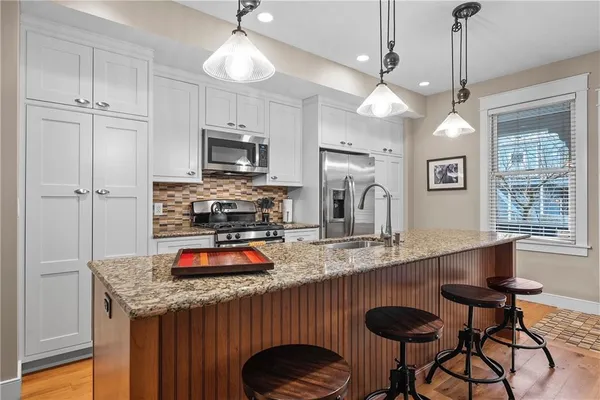 $4,900 | 706 Ivy Street, Unit 1, Pittsburgh, PA 15232