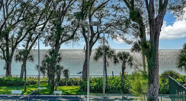 $895,000 | 5055 Gulf Of Mexico Drive, Unit 331, Longboat Key, FL 34228