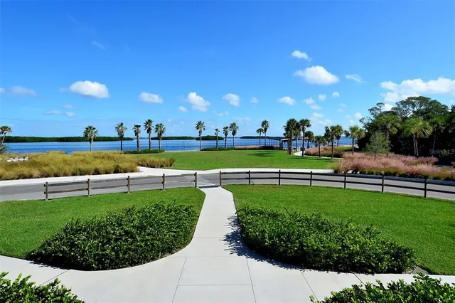 $1,095,000 | 5055 Gulf Of Mexico Drive, Unit 331, Longboat Key, FL 34228