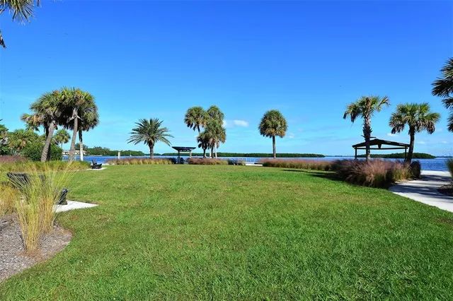 $1,095,000 | 5055 Gulf Of Mexico Drive, Unit 331, Longboat Key, FL 34228