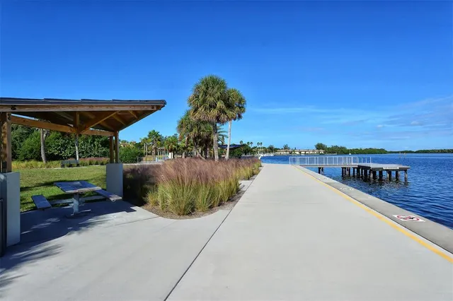 $1,095,000 | 5055 Gulf Of Mexico Drive, Unit 331, Longboat Key, FL 34228