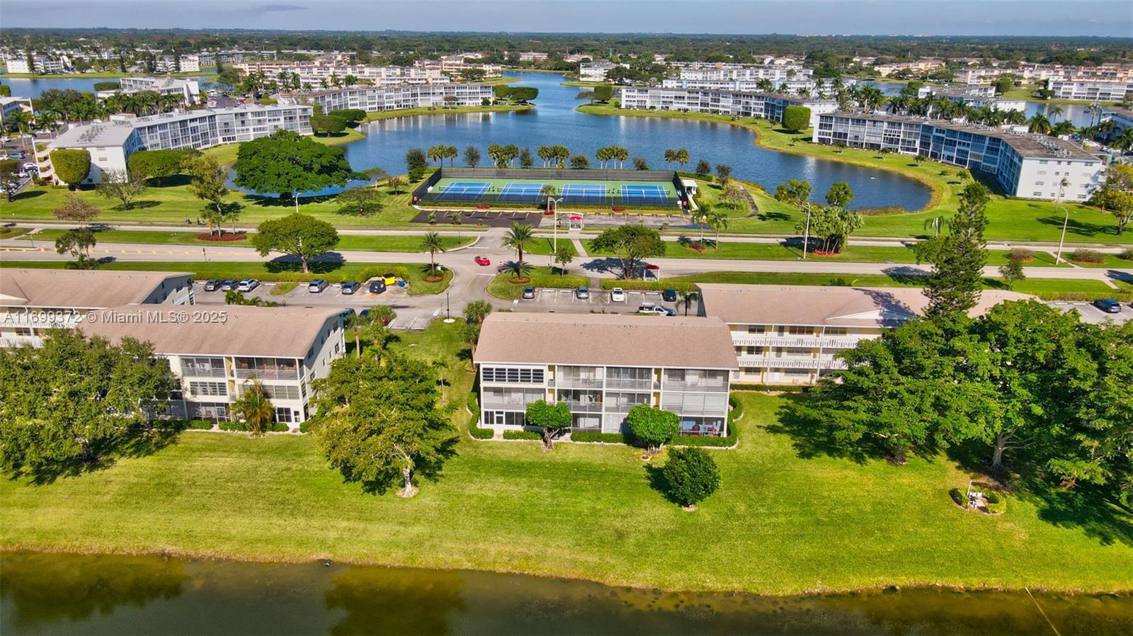 336 Dorset H, Unit H Boca Raton, FL 33434 - Photo 11 of 55 Gallery Image 11