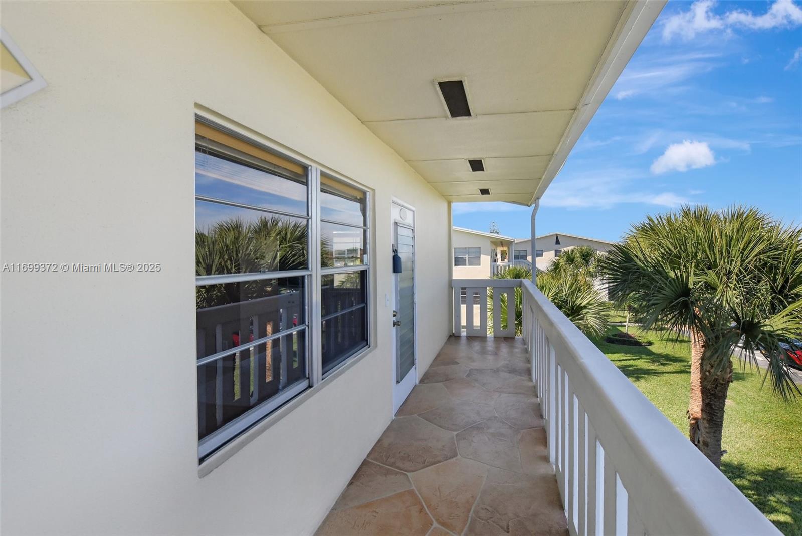 336 Dorset H, Unit H Boca Raton, FL 33434 - Photo 4 of 55 Gallery Image 4