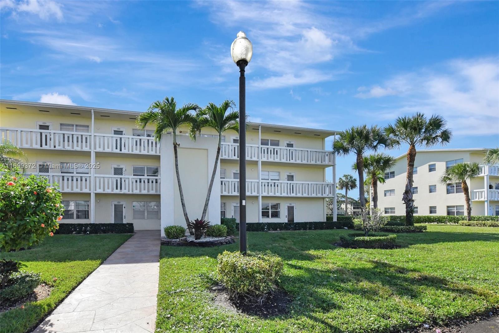 336 Dorset H, Unit H Boca Raton, FL 33434 - Photo 7 of 55 Gallery Image 7
