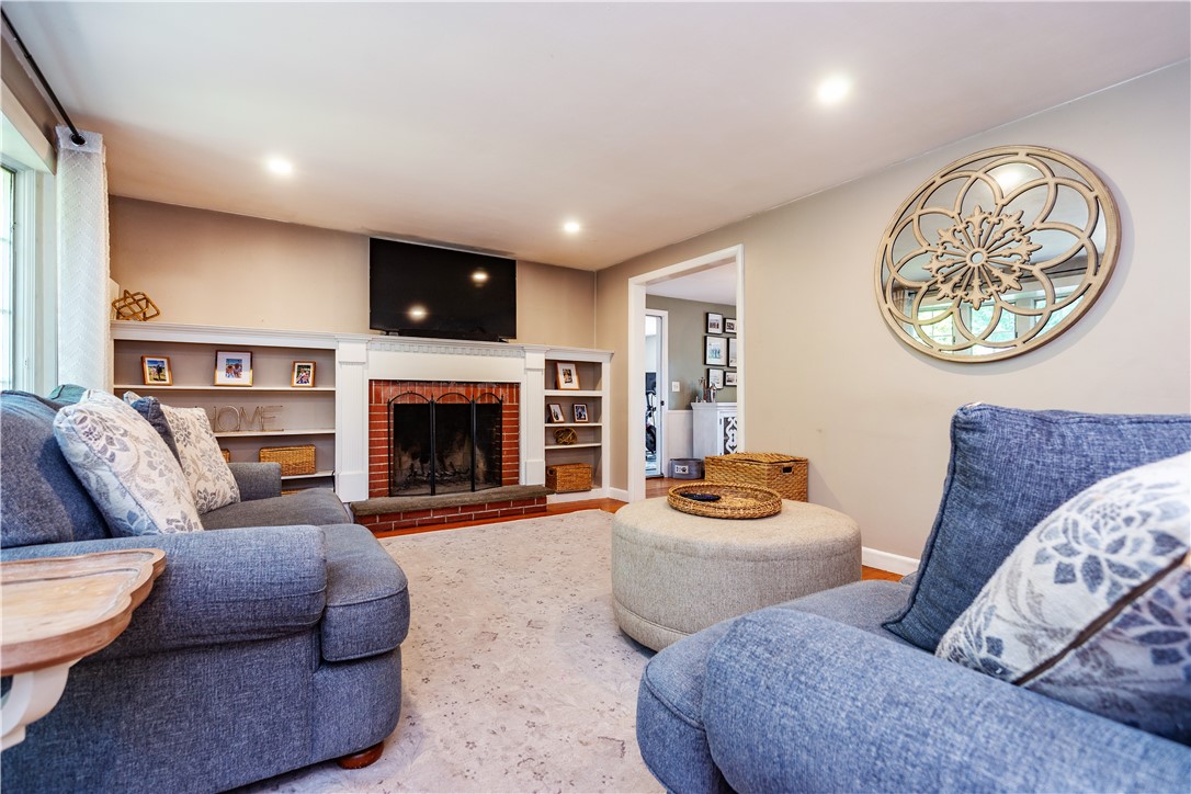 185 Brookhaven Road North Kingstown, RI 02852 - Photo 11 of 49 Gallery Image 11