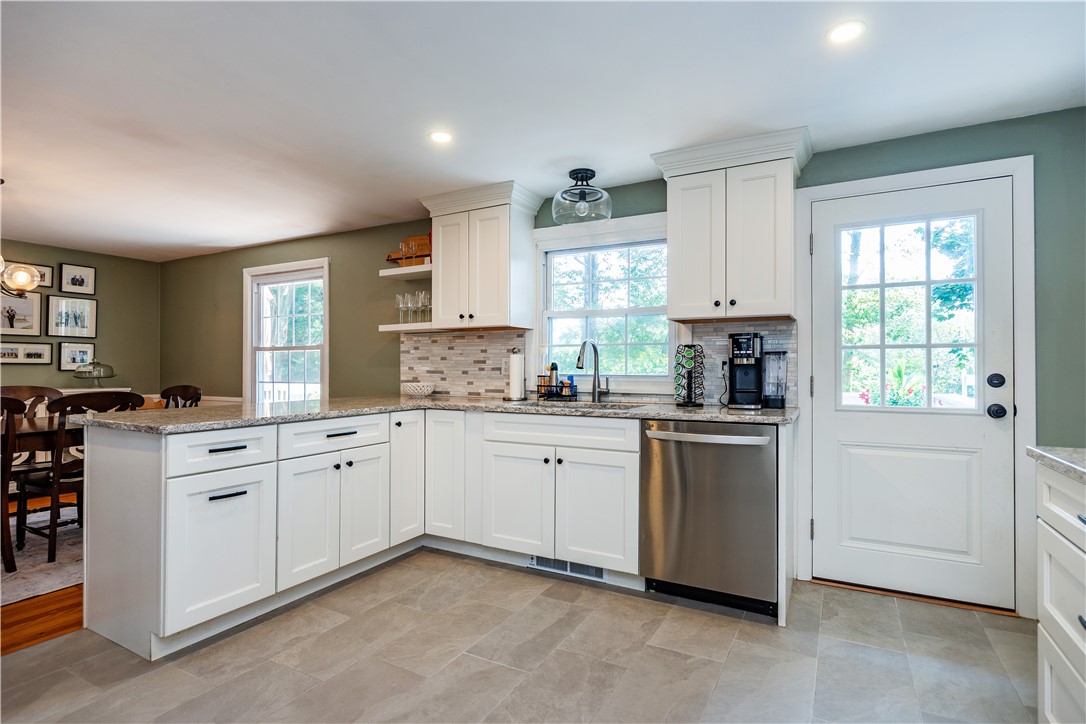 185 Brookhaven Road North Kingstown, RI 02852 - Photo 16 of 49 Gallery Image 16