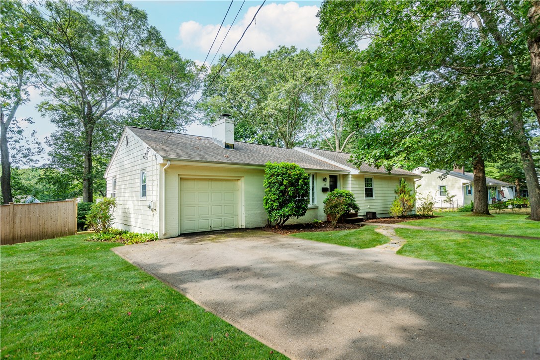 185 Brookhaven Road North Kingstown, RI 02852 - Photo 3 of 49 Gallery Image 3