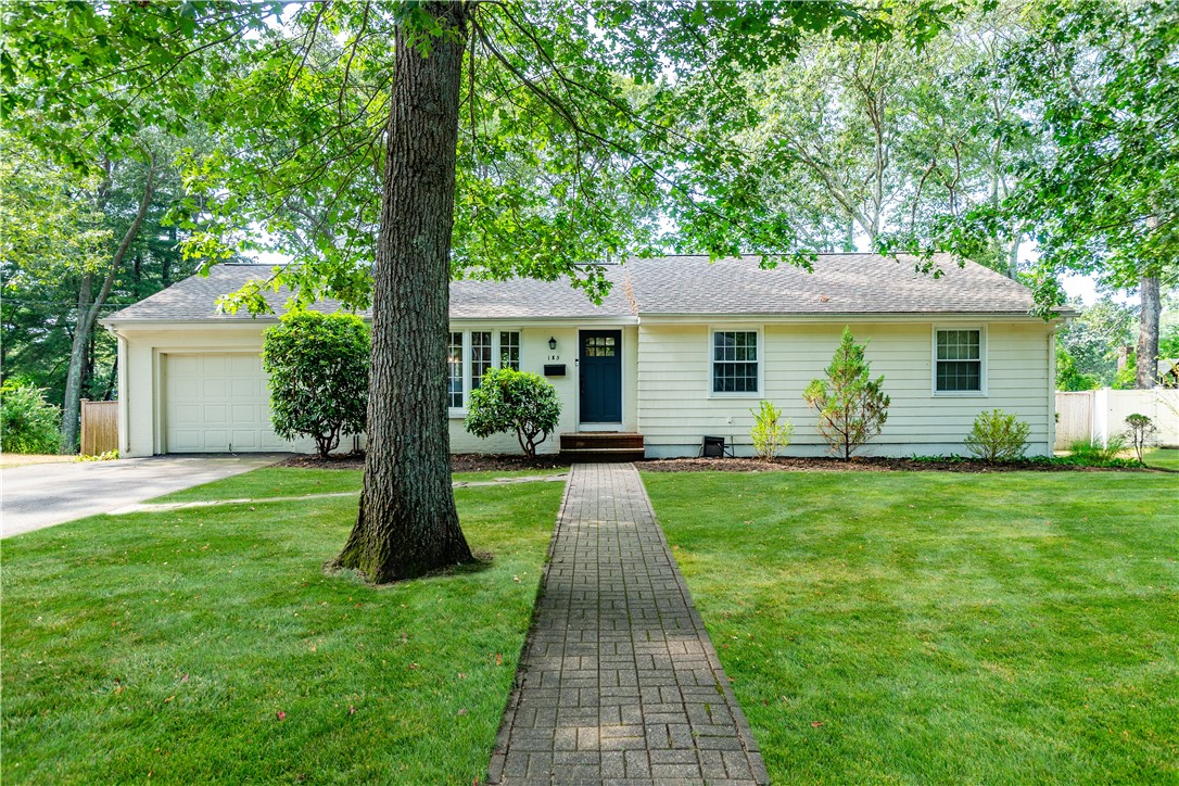 185 Brookhaven Road North Kingstown, RI 02852 - Photo 4 of 49 Gallery Image 4