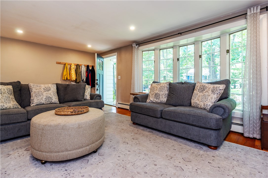 185 Brookhaven Road North Kingstown, RI 02852 - Photo 9 of 49 Gallery Image 9