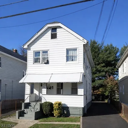 $2,200 | 403 East 9th Avenue, Roselle, NJ 07203