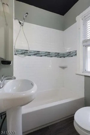 $2,200 | 403 East 9th Avenue, Roselle, NJ 07203