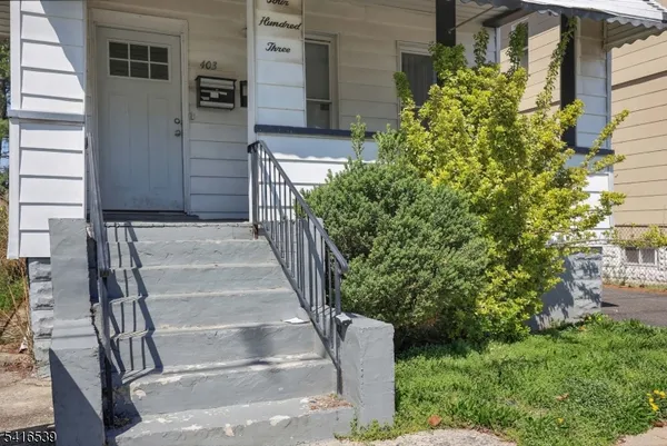 $2,200 | 403 East 9th Avenue, Roselle, NJ 07203