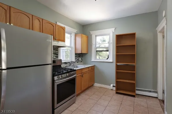$2,200 | 403 East 9th Avenue, Roselle, NJ 07203