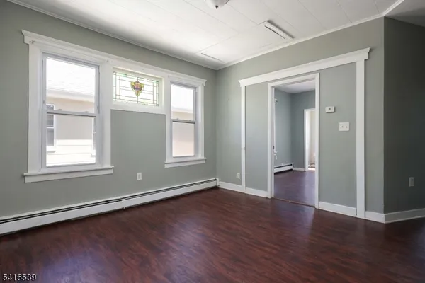$2,200 | 403 East 9th Avenue, Roselle, NJ 07203