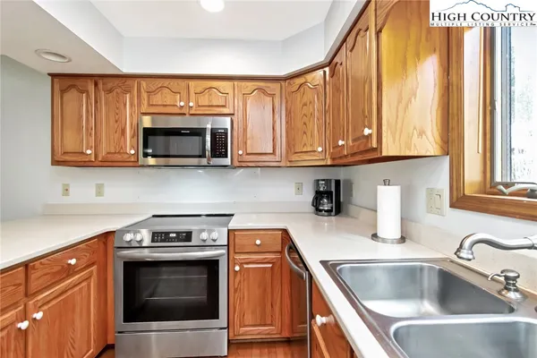 $945,000 | 235 Rippling Brook Way, Unit 2, Blowing Rock, NC 28605