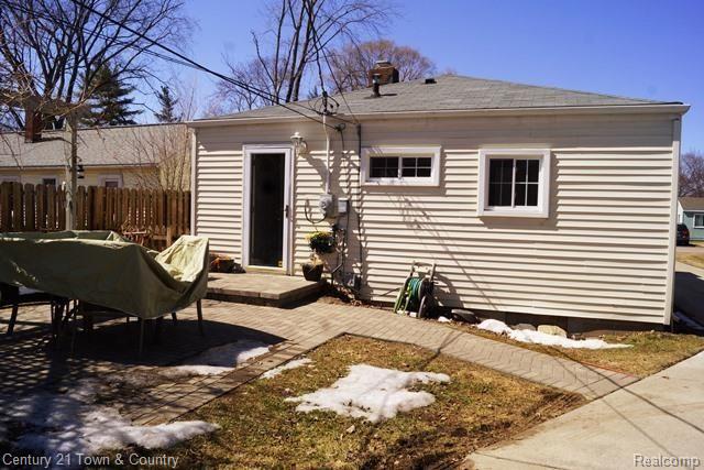 3191 Gerald Avenue Rochester, MI 48307 - Photo 20 of 20 REAR EXTERIOR VIEW.jpg