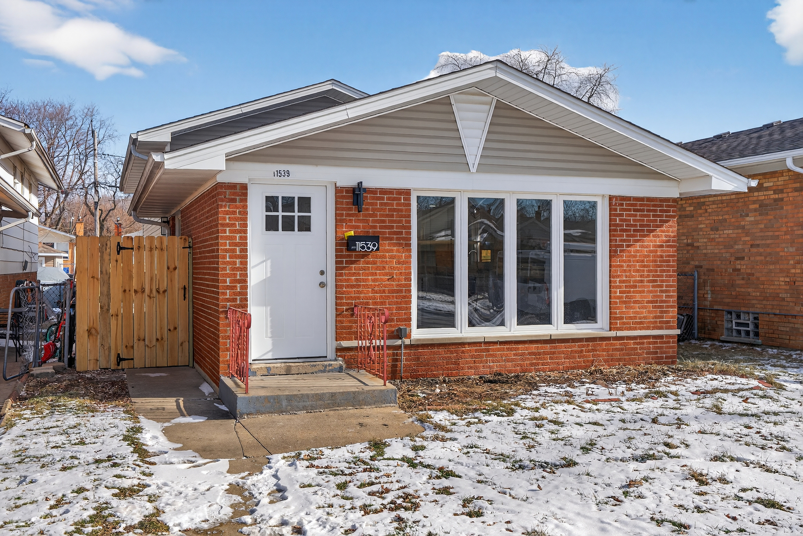 11539 South Carpenter Street Chicago, IL 60643 - Photo 2 of 31