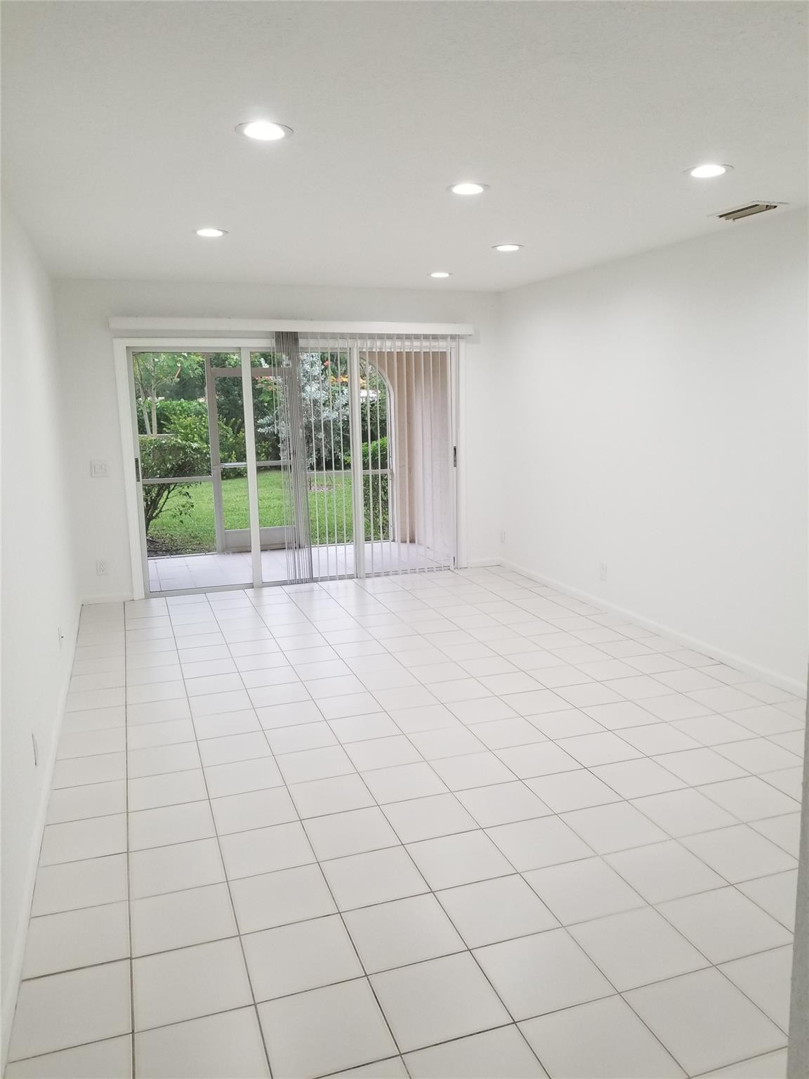 6531 Via Regina Boca Raton, FL 33433 - Photo 6 of 16 Photo 6