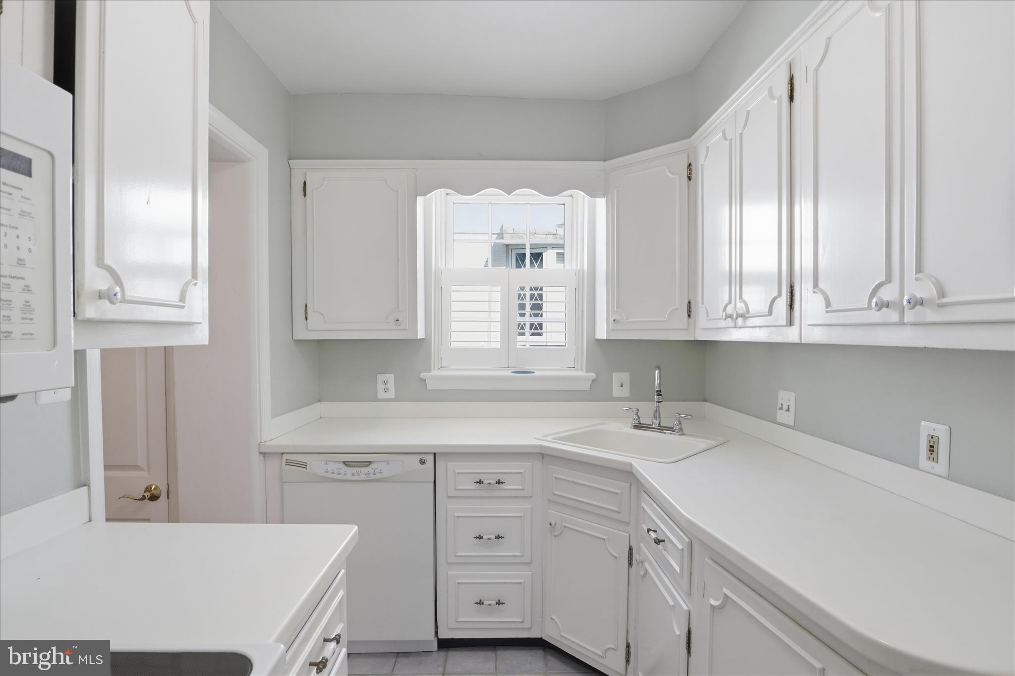 10010 Raynor Road Silver Spring, MD 20901 - Photo 15 of 45 Kitchen