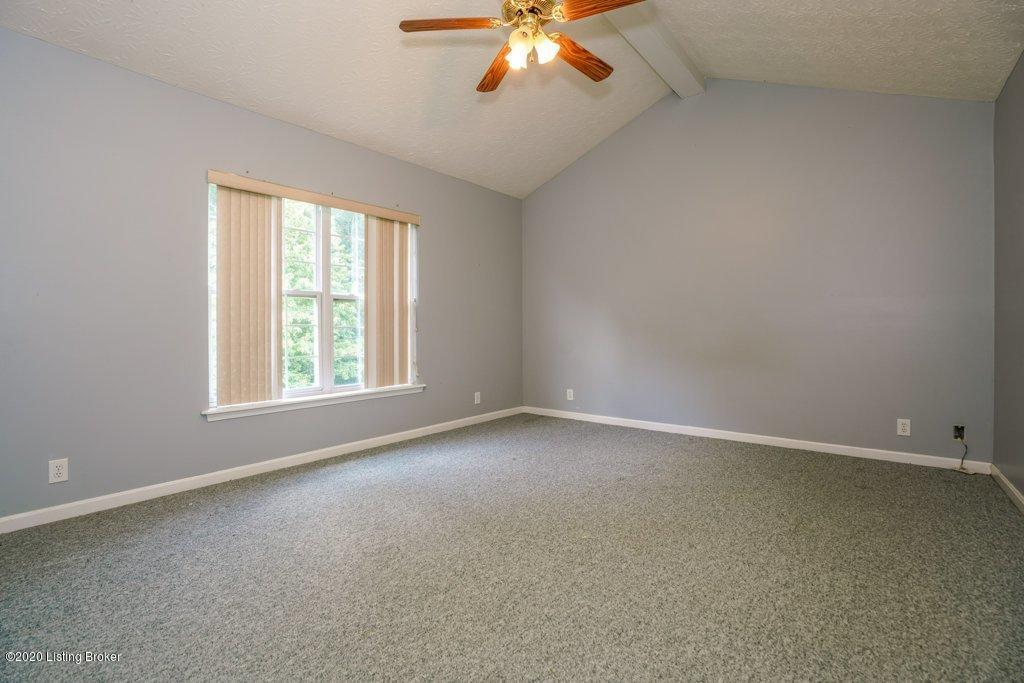 8217 Adams Run Road Louisville, KY 40228 - Photo 15 of 31 015-8217-15_m