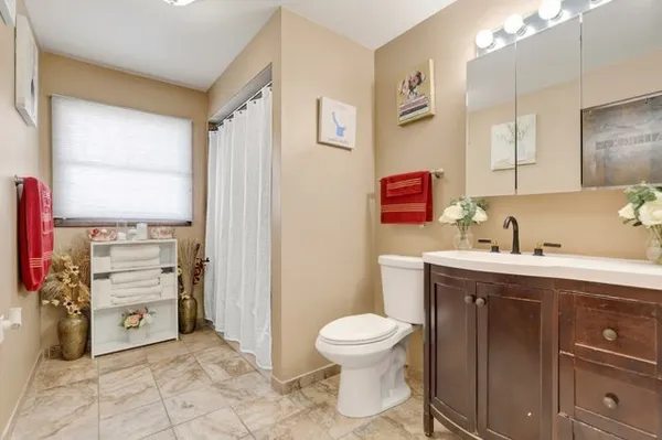 $295,000 | 2951 193rd Street, Lansing, IL 60438