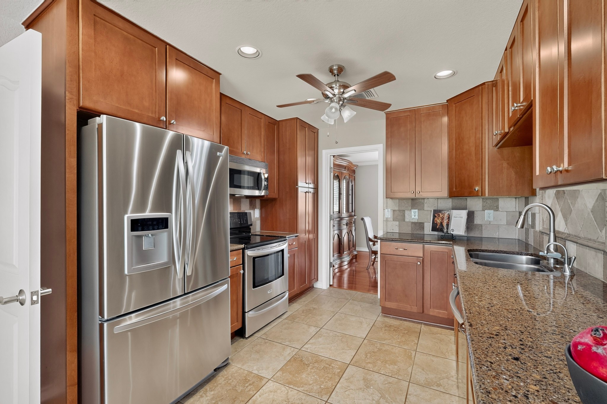 350 Richard Road Georgetown, TX 78626 - Photo 13 of 31 Stainless steel appliances