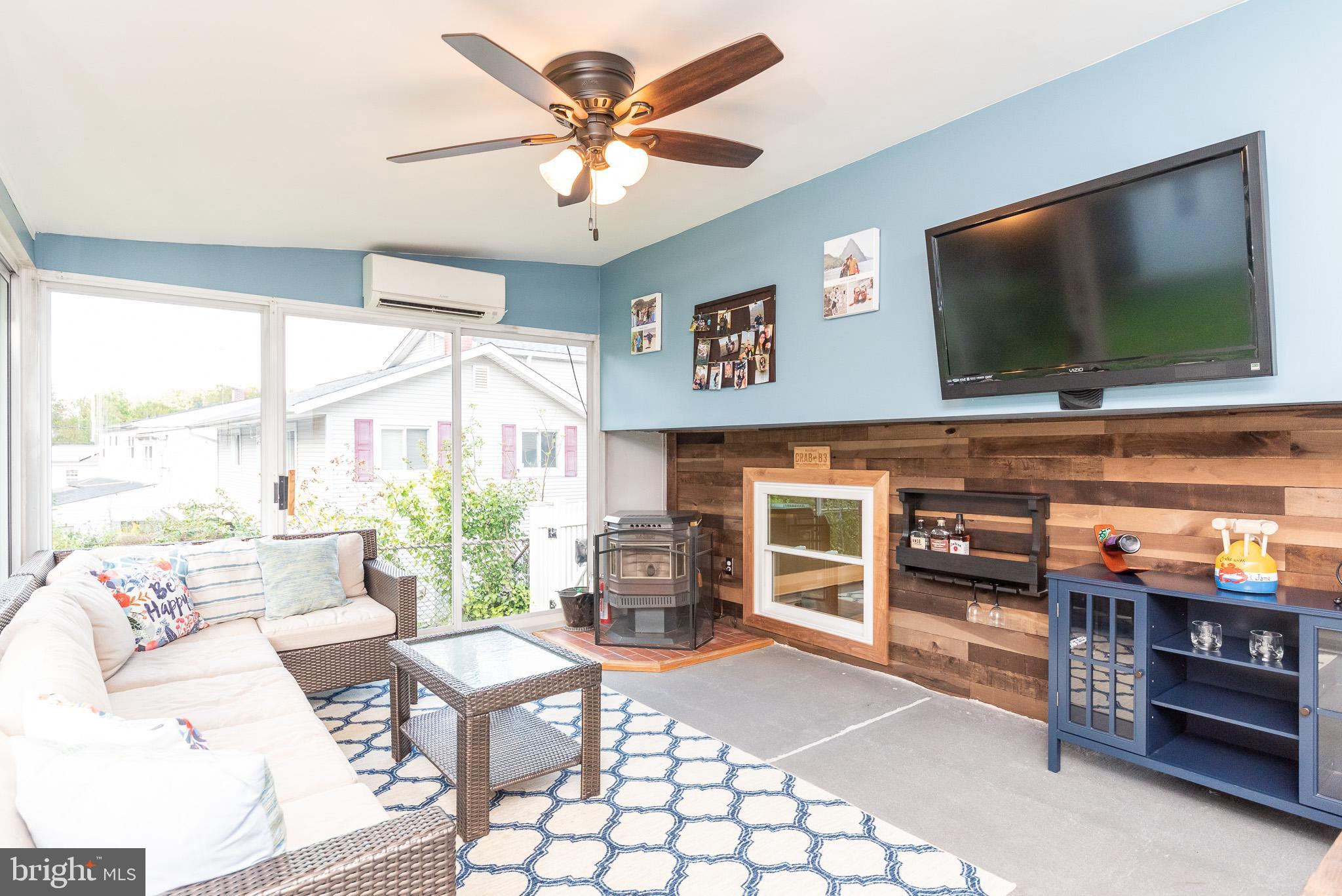 9617 Dundawan Road Baltimore, MD 21236 - Photo 23 of 54 4 Seasons Room