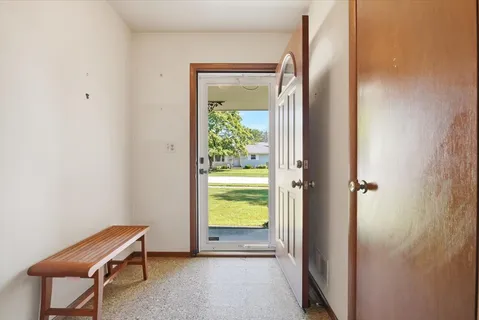 $299,900 | 2705 Adelaide Avenue, Waukegan, IL 60087