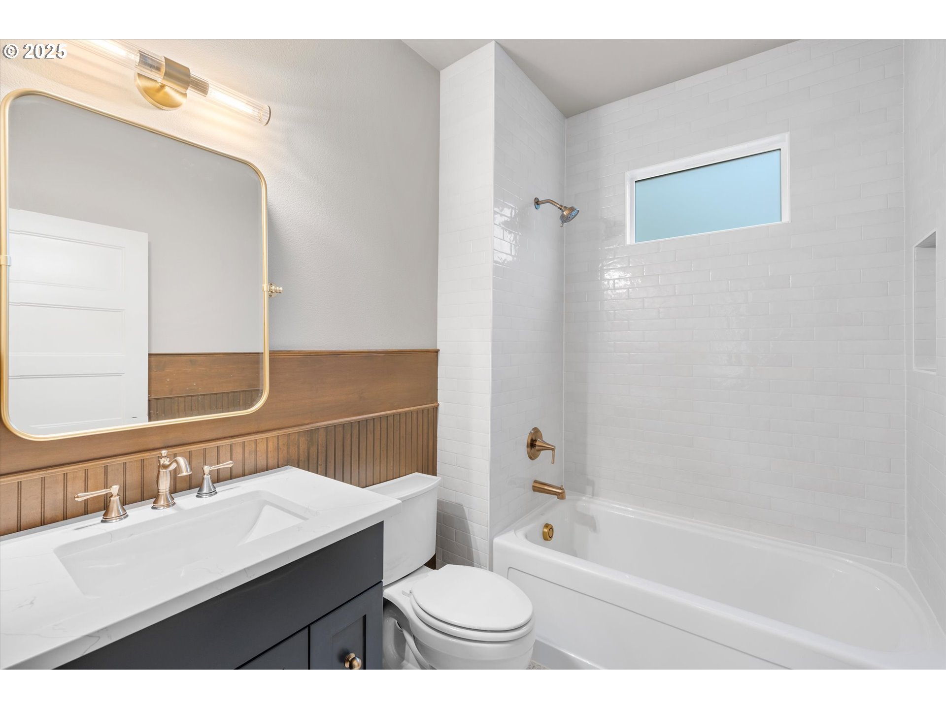 2089 5th Avenue West Linn, OR 97068 - Photo 22 of 34 a bathroom with a sink a toilet and a bathtub