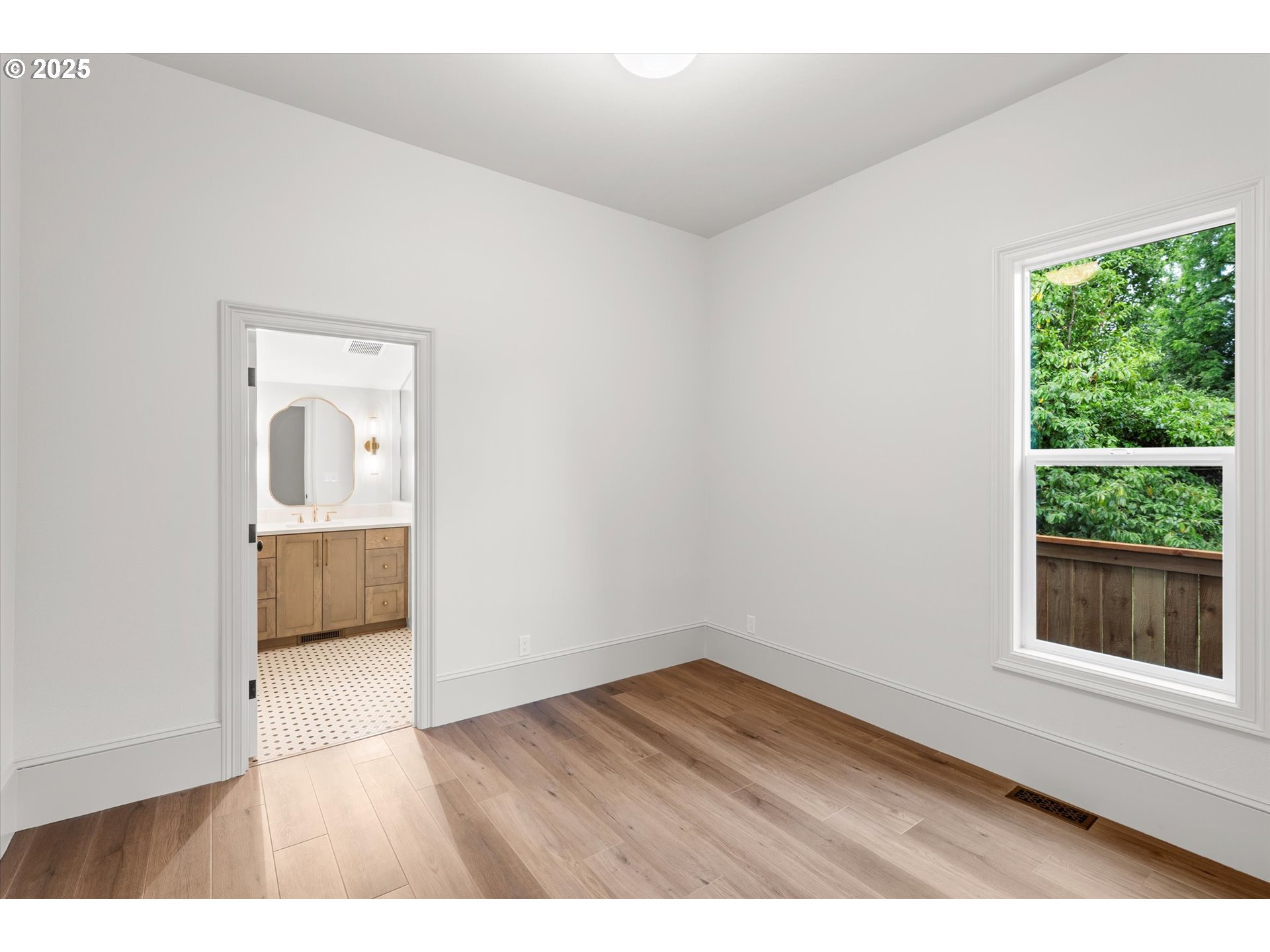 2089 5th Avenue West Linn, OR 97068 - Photo 23 of 34 a view of an empty room and window