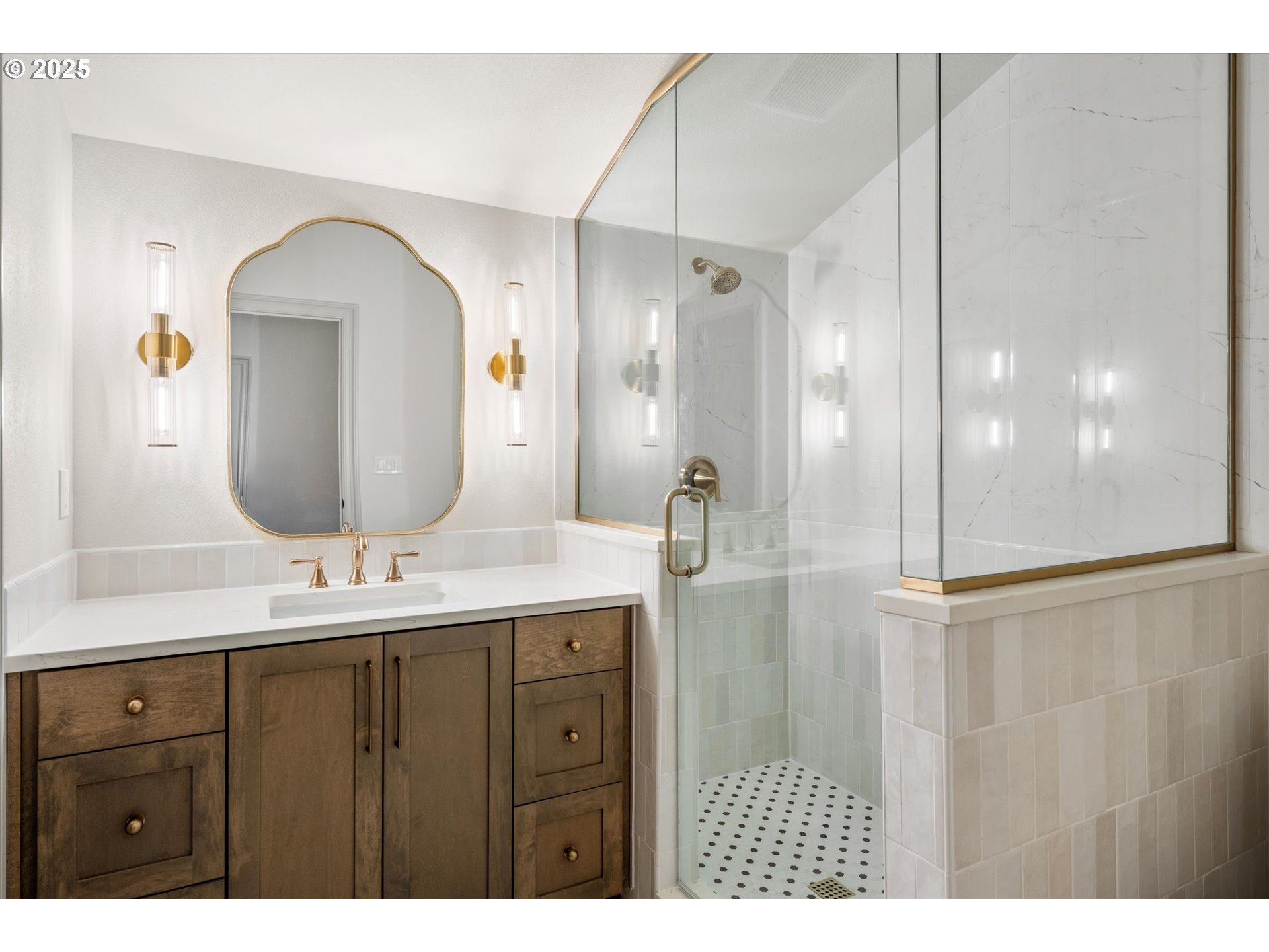 2089 5th Avenue West Linn, OR 97068 - Photo 24 of 34 a bathroom with a double vanity sink and a mirror