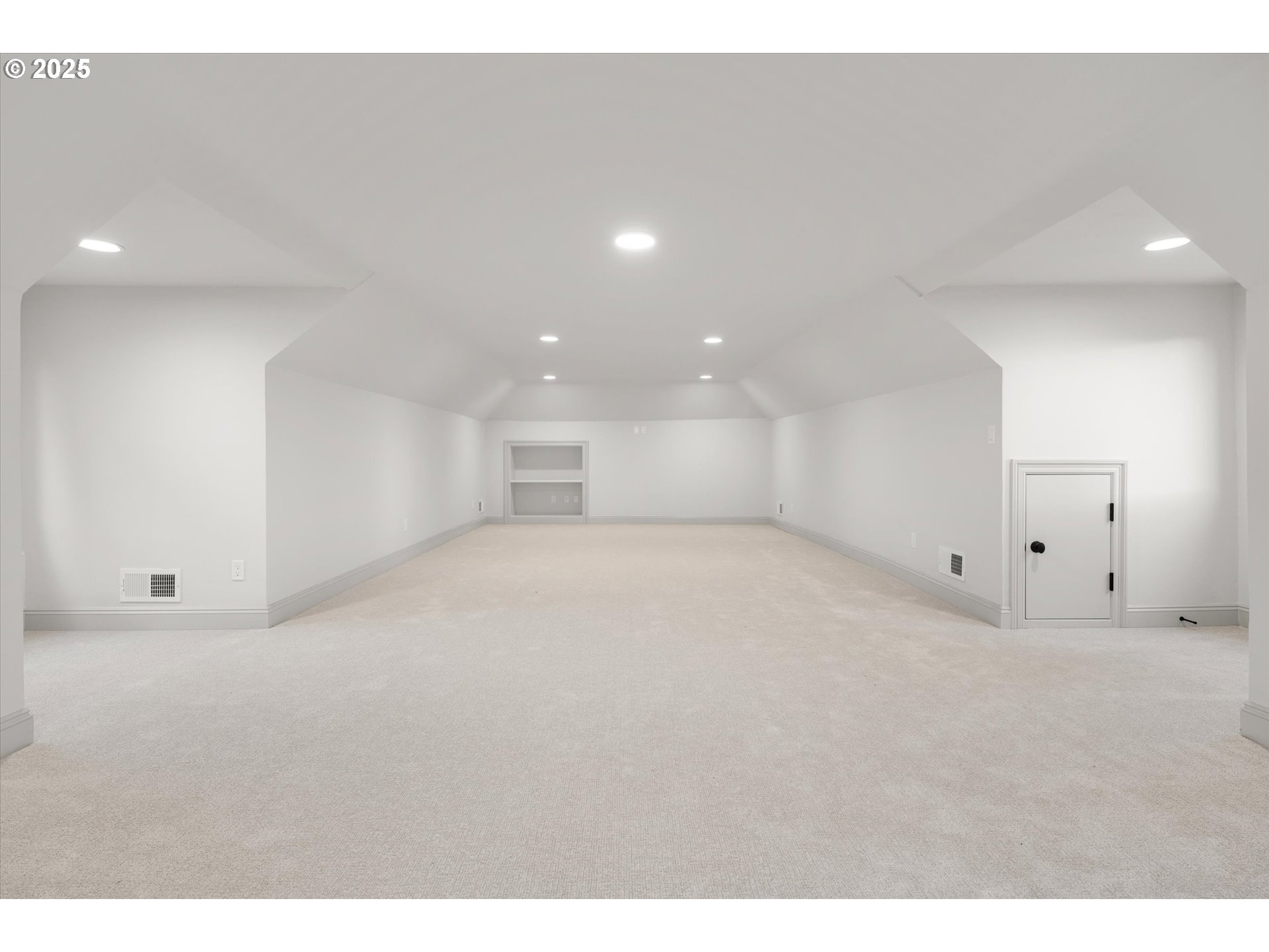 2089 5th Avenue West Linn, OR 97068 - Photo 27 of 34 a view of empty room