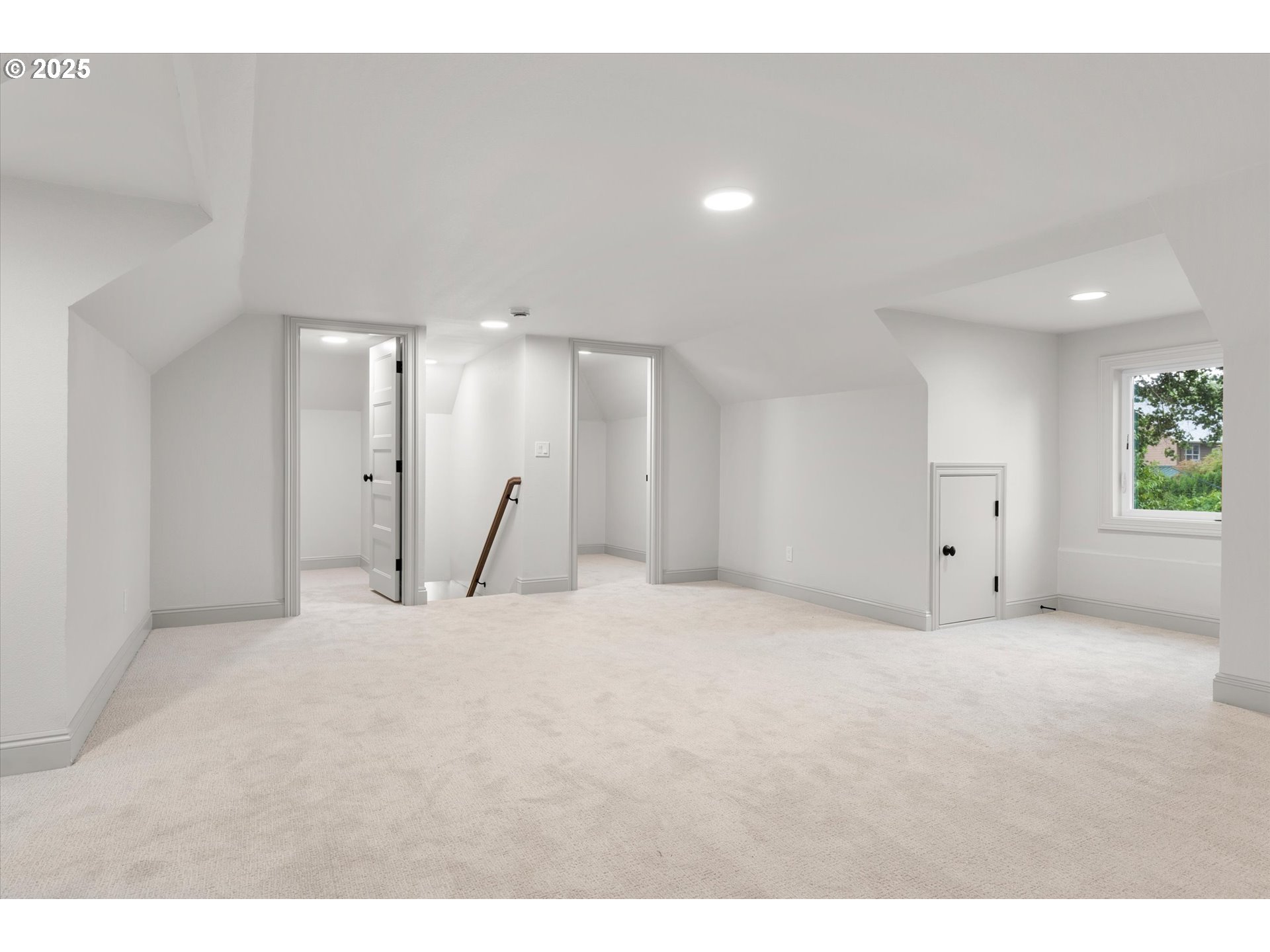 2089 5th Avenue West Linn, OR 97068 - Photo 31 of 34 a big room with white walls and windows