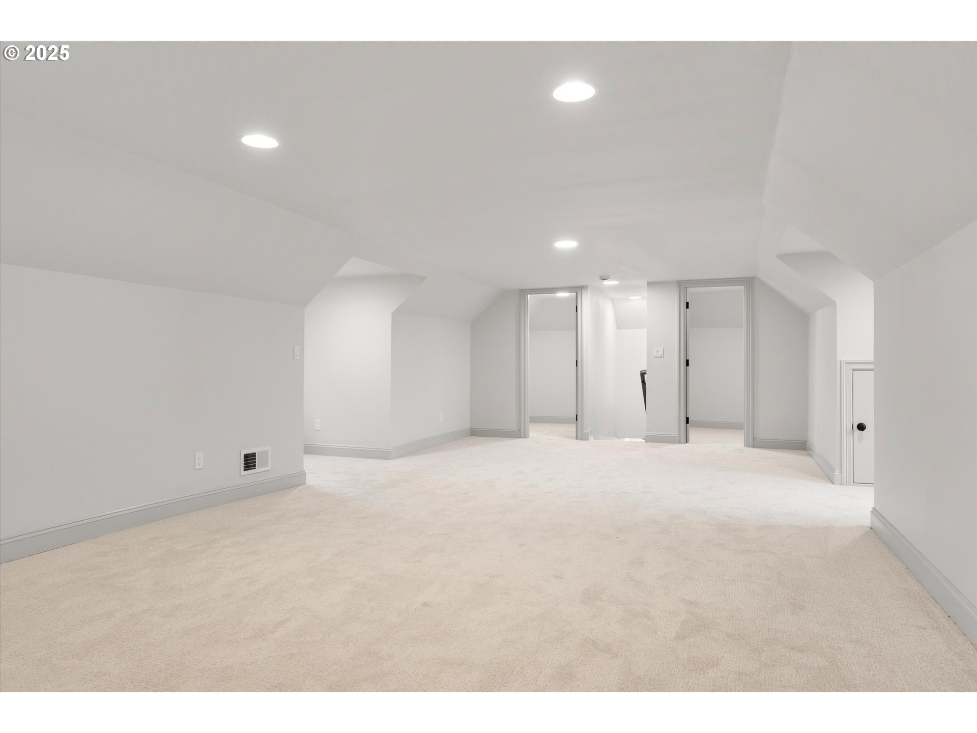 2089 5th Avenue West Linn, OR 97068 - Photo 32 of 34 a view of an empty room