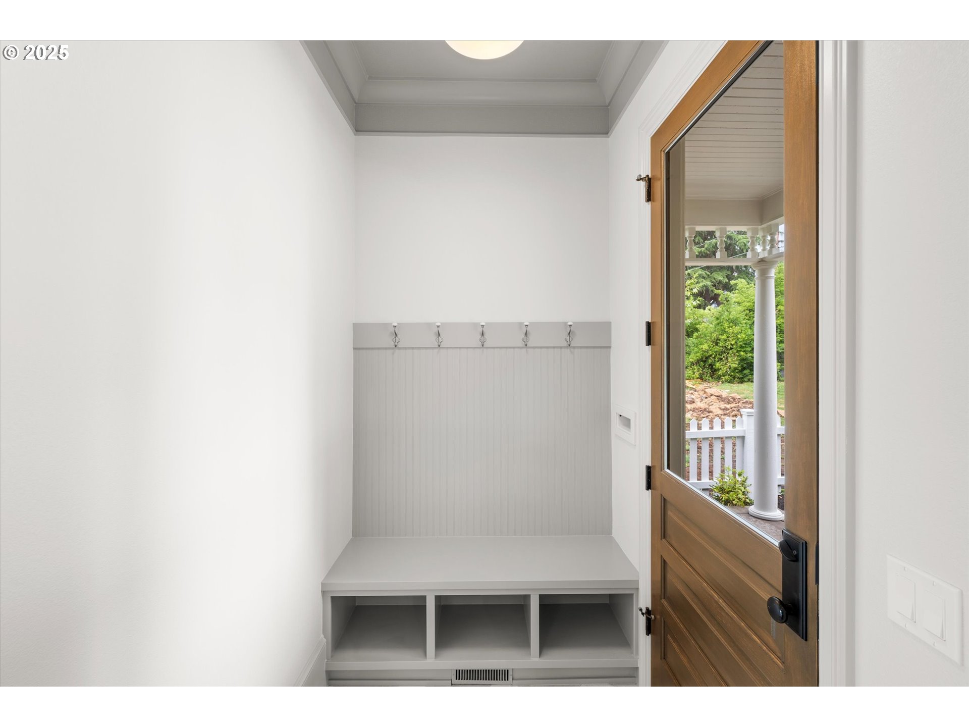 2089 5th Avenue West Linn, OR 97068 - Photo 8 of 34 a balcony with table and chairs